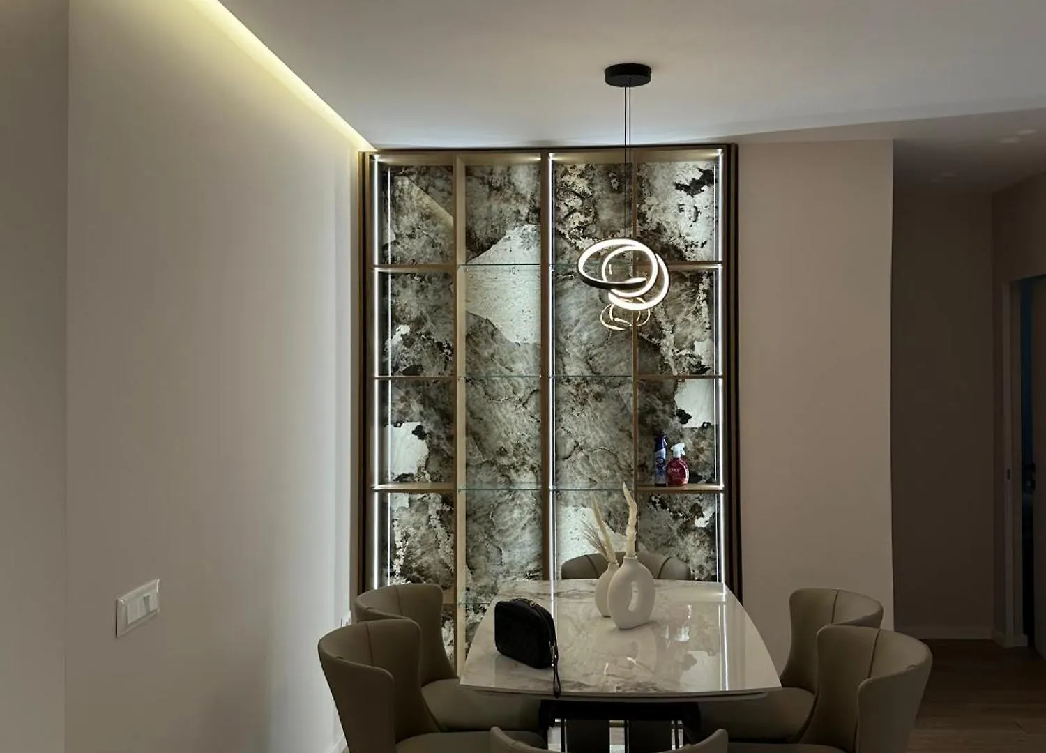 Class Apartment Tiran 0*,